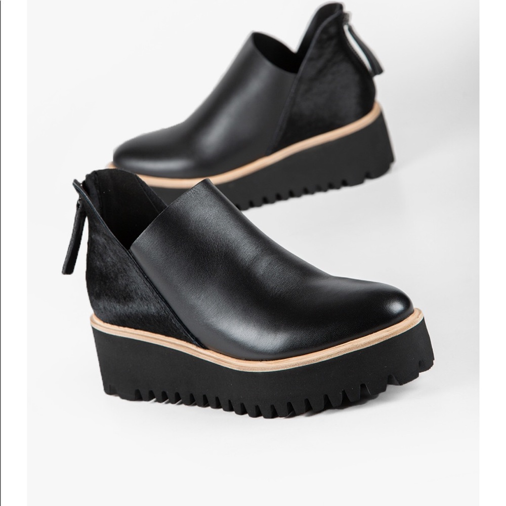 ALL BLACK Flatform Jungle Tread